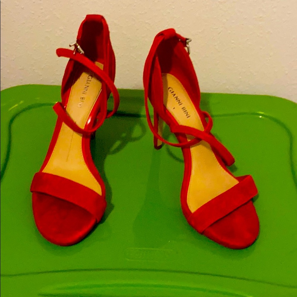 Gianni Bini Red heeled sandals